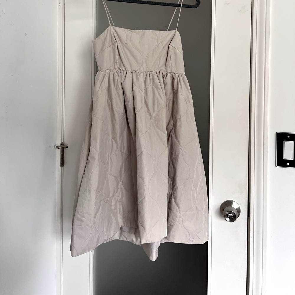 NWT new H&M nude or beige quilted dress sz S asymmetrical hem